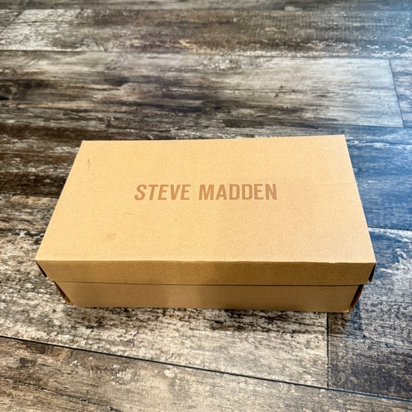 Steve Madden Heels Bonds Sandals Square Toe Slip On Womens Size 7.5 White NIB - Picture 6 of 13